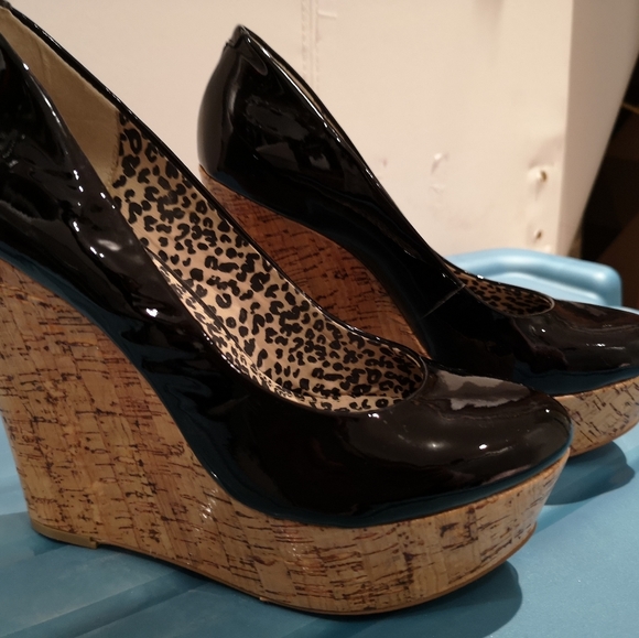 Shoes - Picture 5 of 5